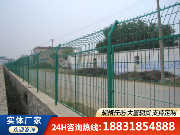 公路護(hù)欄網(wǎng)